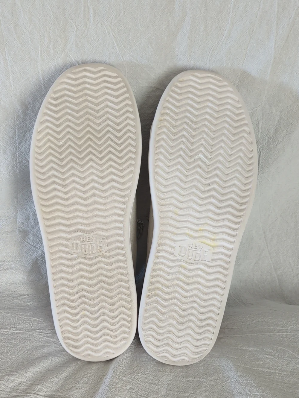 HEYDUDE Cody M Craft White Sneakers Mens Size 8 Canvas Slip On Cream